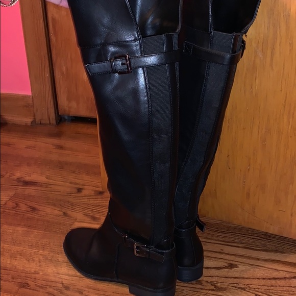 Boots - Picture 3 of 4